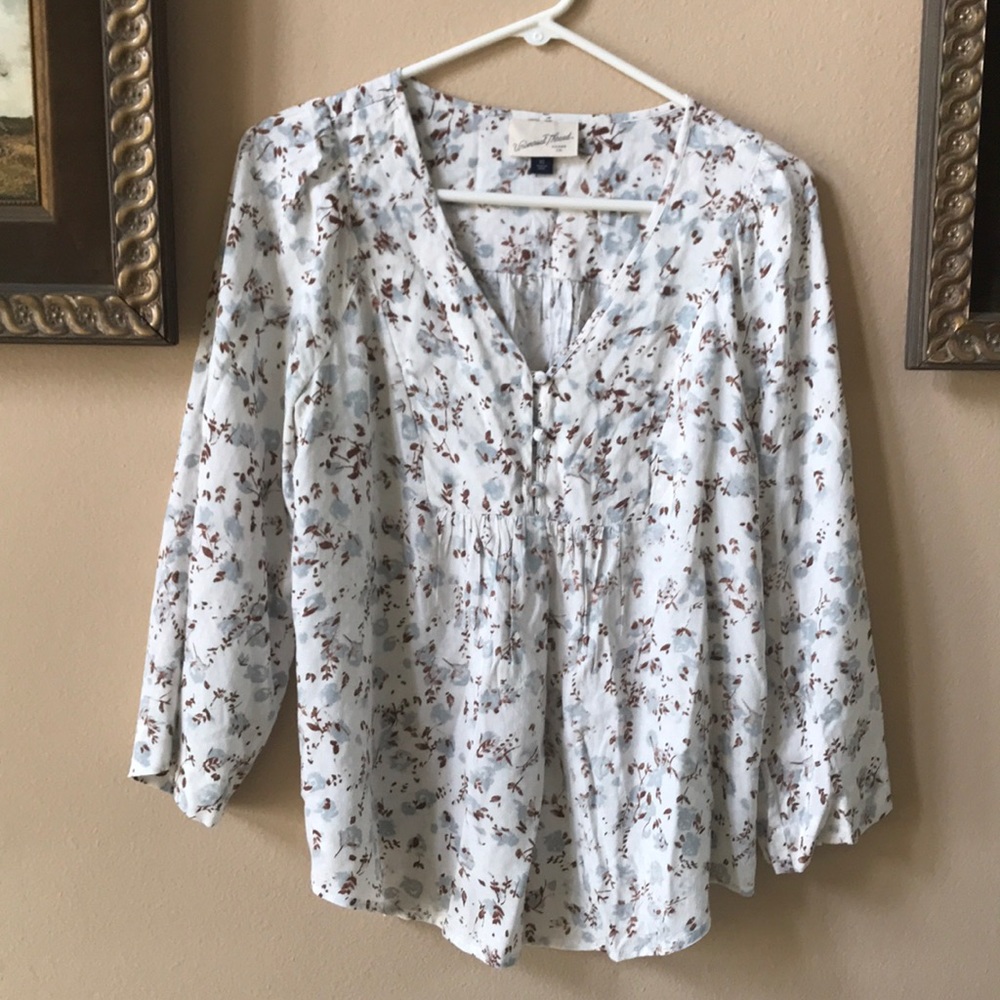 Universal Thread (Target) Blue & White Floral Top